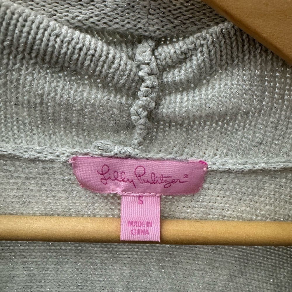 Lilly Pulitzer sweater shaw. Grey light weight. Size small - Picture 2 of 3